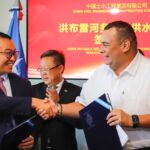 Alcalde Aldana y representantes de empresa china firman carta de entendimiento para  realizar estudios para la construcción de represa Río del Hombre