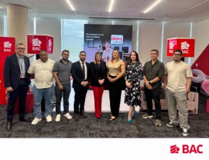 FOTO GANADORES EQUIPO BAC