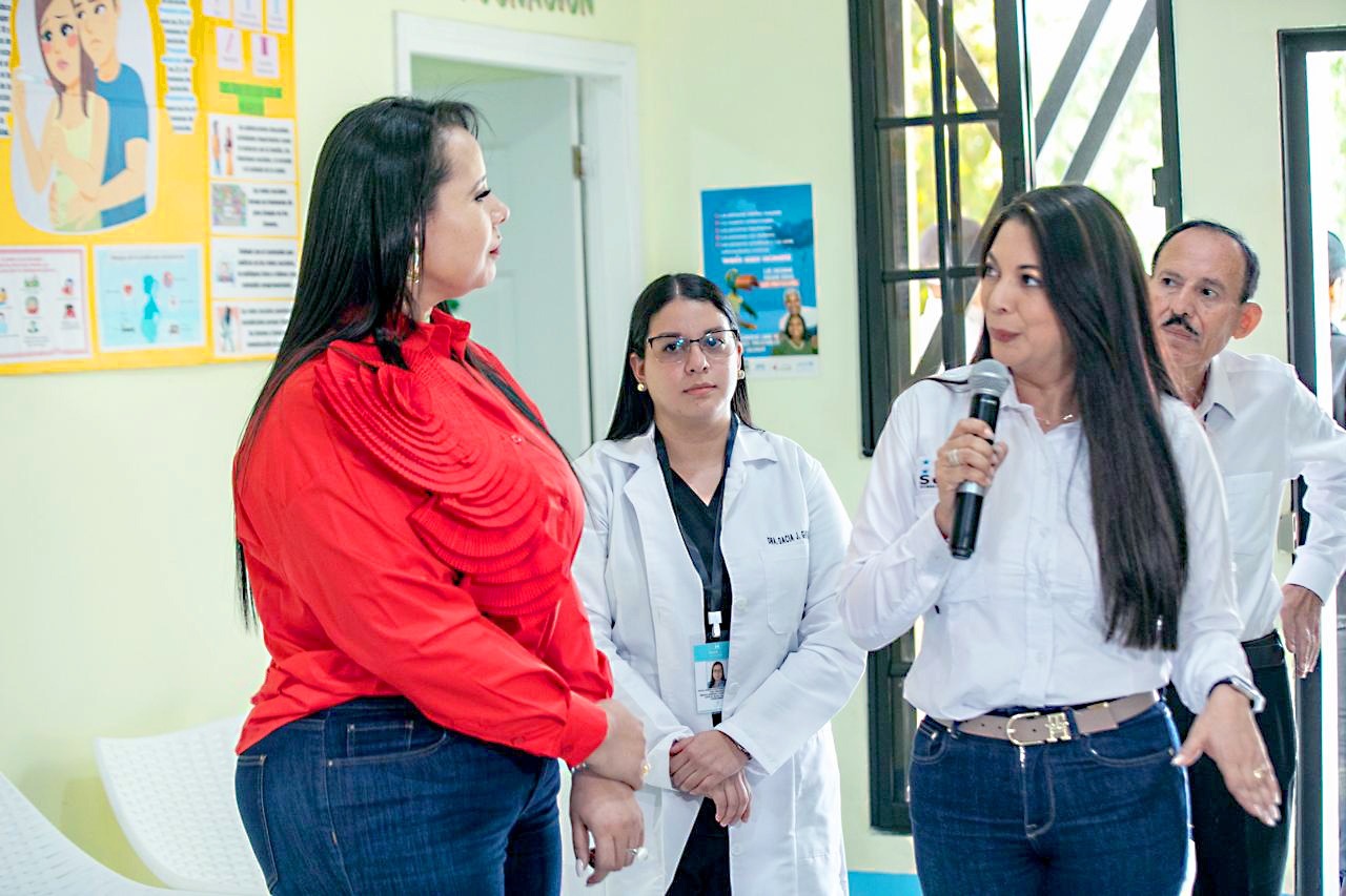 Autoridades del Gobierno lideran la Refundación de la salud pública con ...