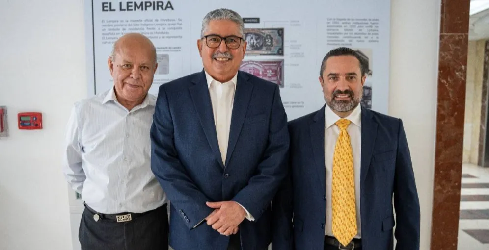 Banco-Atlantida-inaugura-exposicion-permanente-de-numismatica-en-el-centenario-del-Lempira
