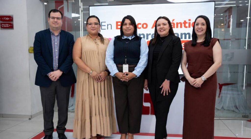 Banco-Atlantida-premia-el-esfuerzo-de-sus-clientes-con-el-primer-sorteo-de-su-promocion-de-ahorros