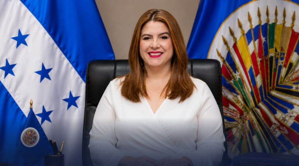 Cossette-Lopez-asume-como-embajadora-de-Honduras-ante-la-OEA